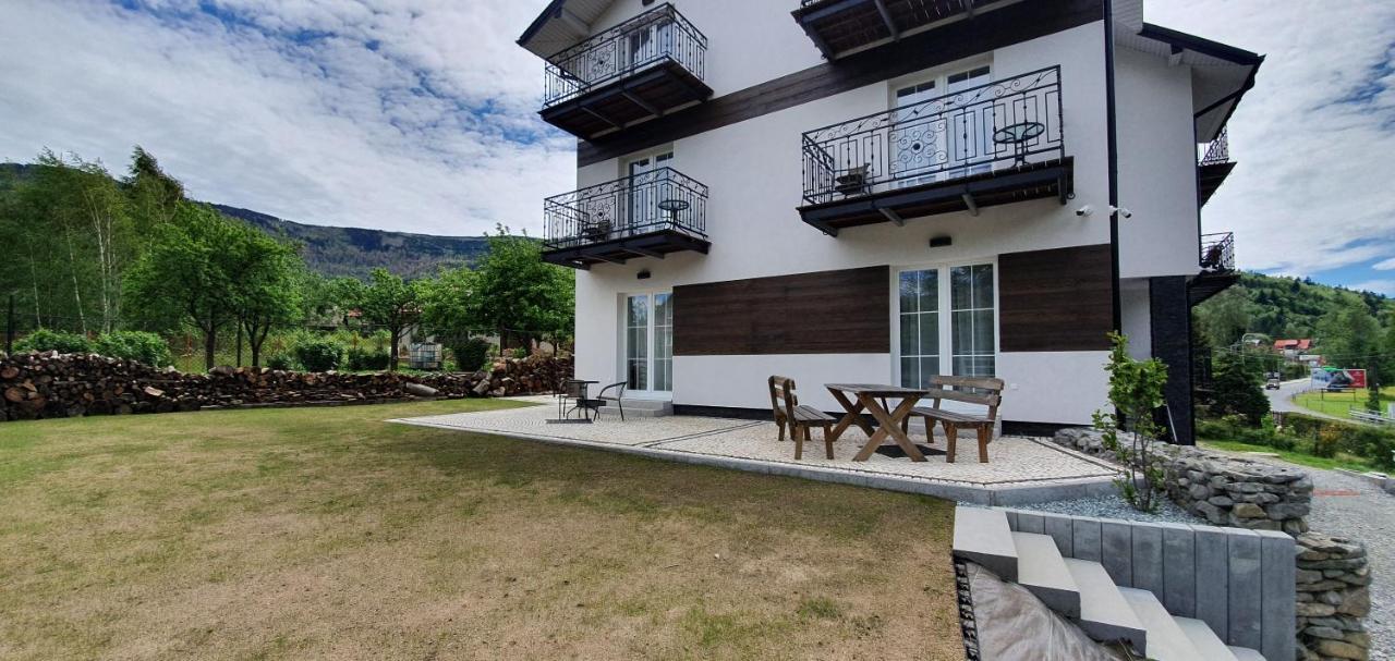 Apartamenty Pod Czyrna ชเจอร์ค ภายนอก รูปภาพ